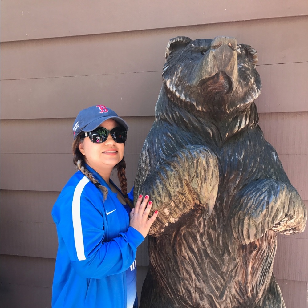 Meet your Posher, Haydee